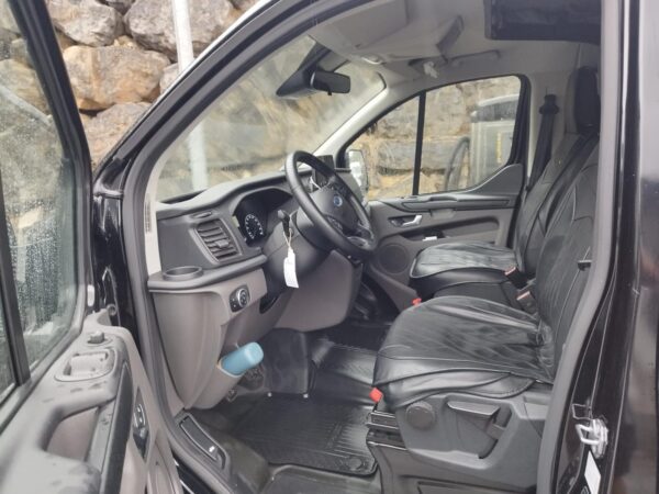 Fourgonnette Ford Personnalisée – Image 6