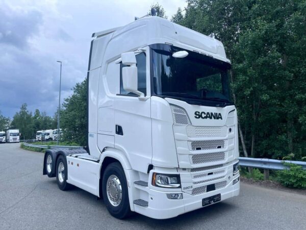 Scania S590 avec système hydraulique