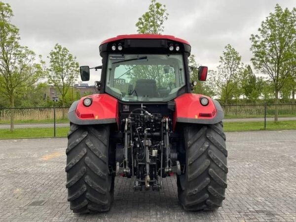 McCormick X7.670 con pala cargadora – Image 2